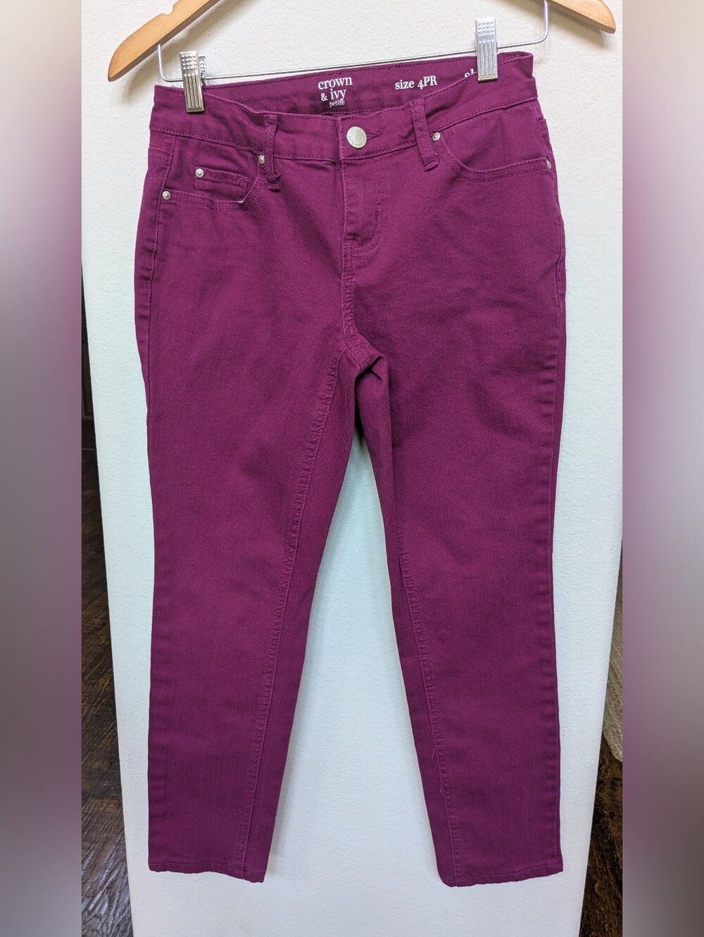 Women’s Slim Fit Jeans in Berry Size 4pR